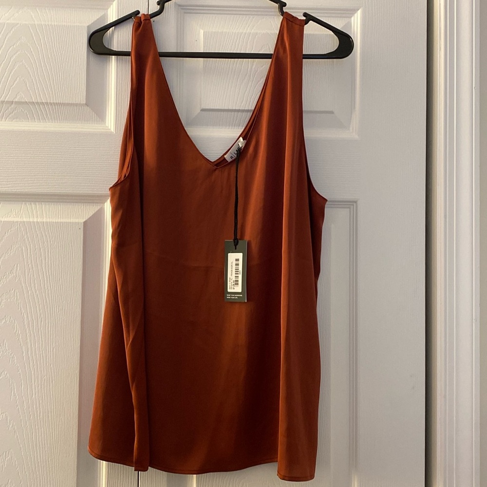 R Label stain tank top